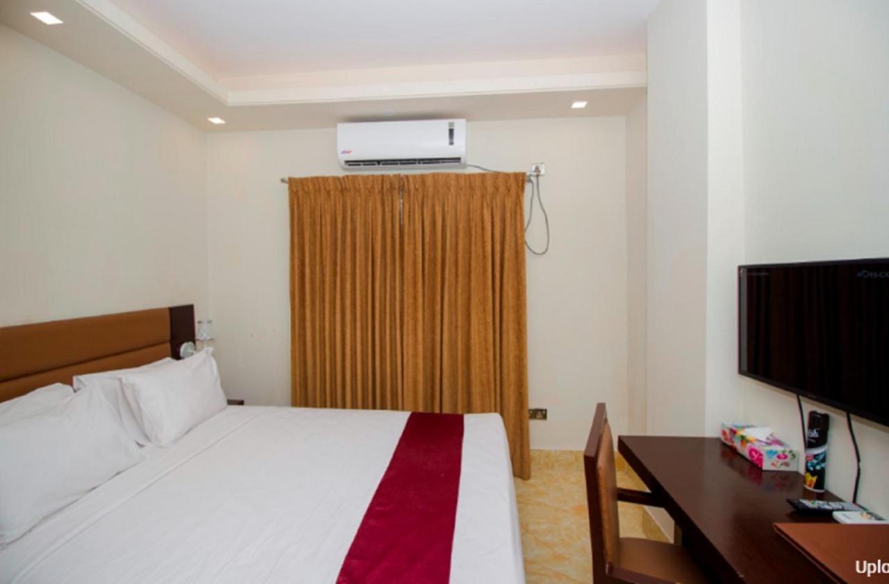 Hotel Gulshan Lake View Dhaka Exteriör bild