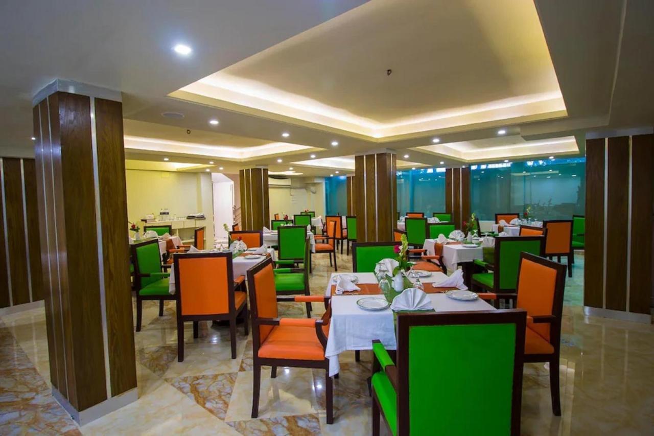 Hotel Gulshan Lake View Dhaka Exteriör bild