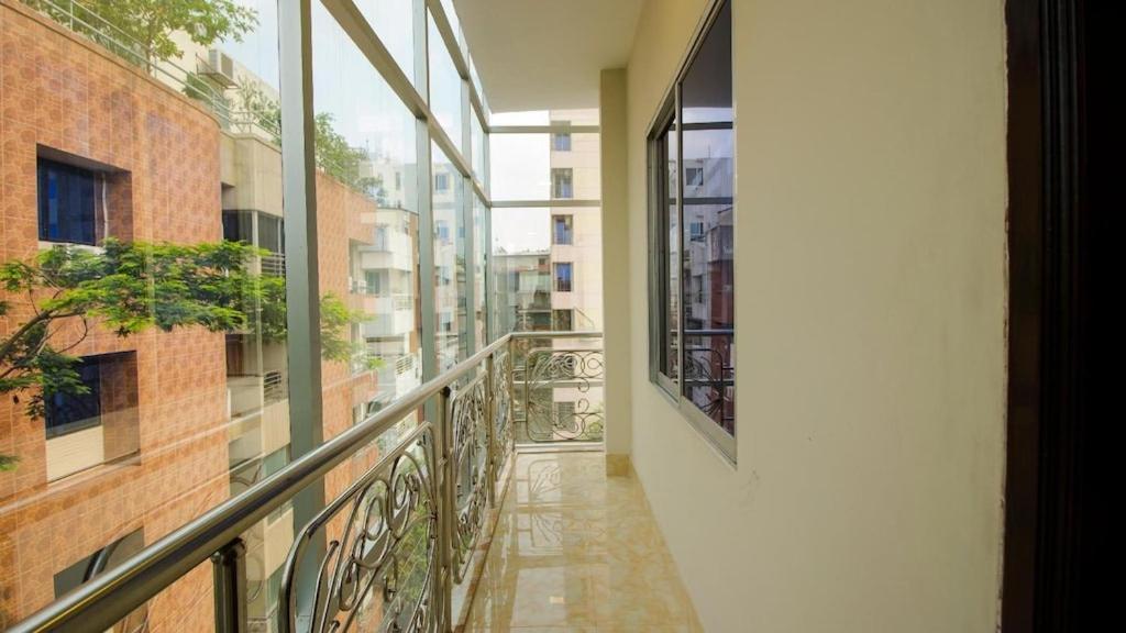 Hotel Gulshan Lake View Dhaka Exteriör bild